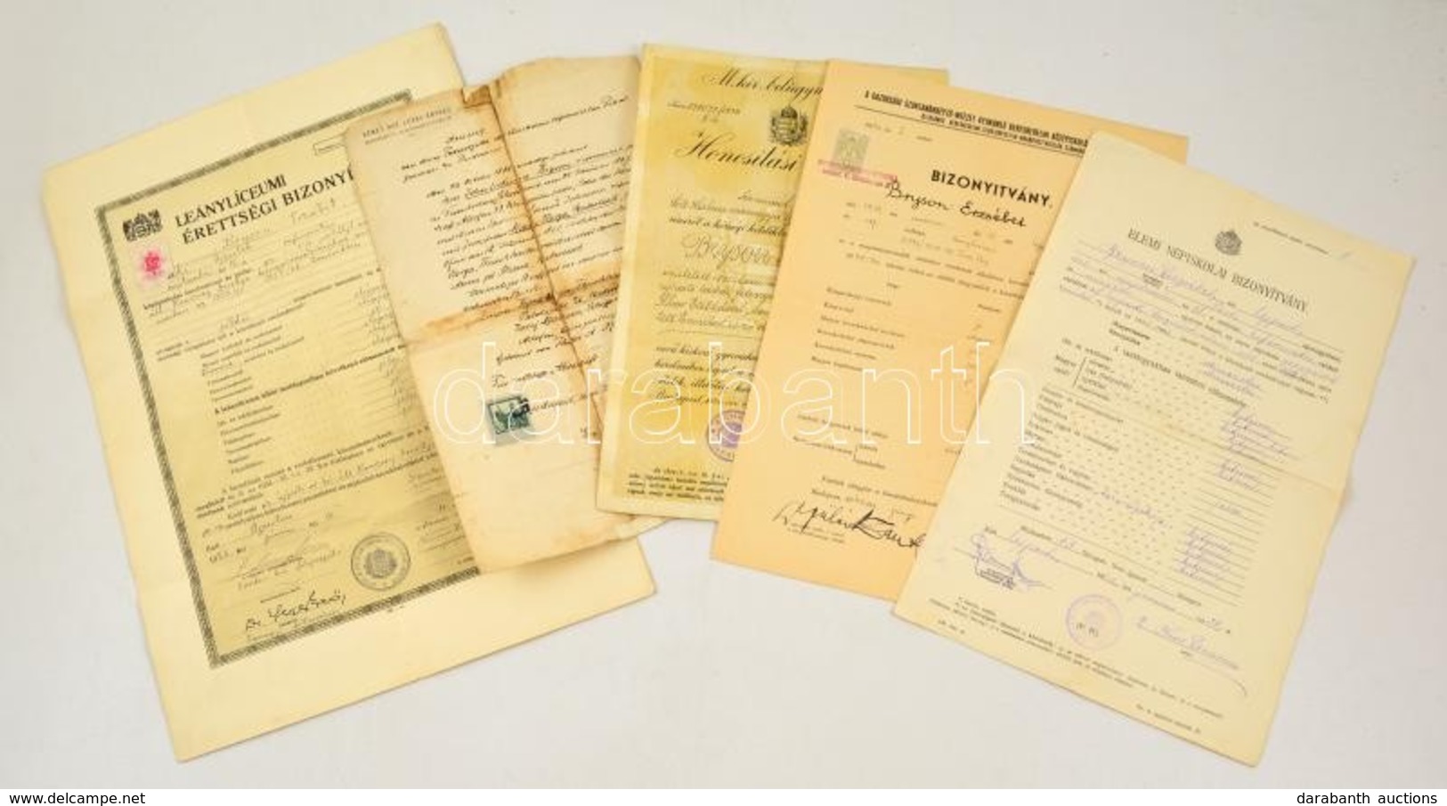 1918-1940  Az újpesti Bryson-család Dokumentumai, Iskolai Bizonyítványok, 5 Db, Változó állapotban, Az Egyik Hátán Javít - Zonder Classificatie
