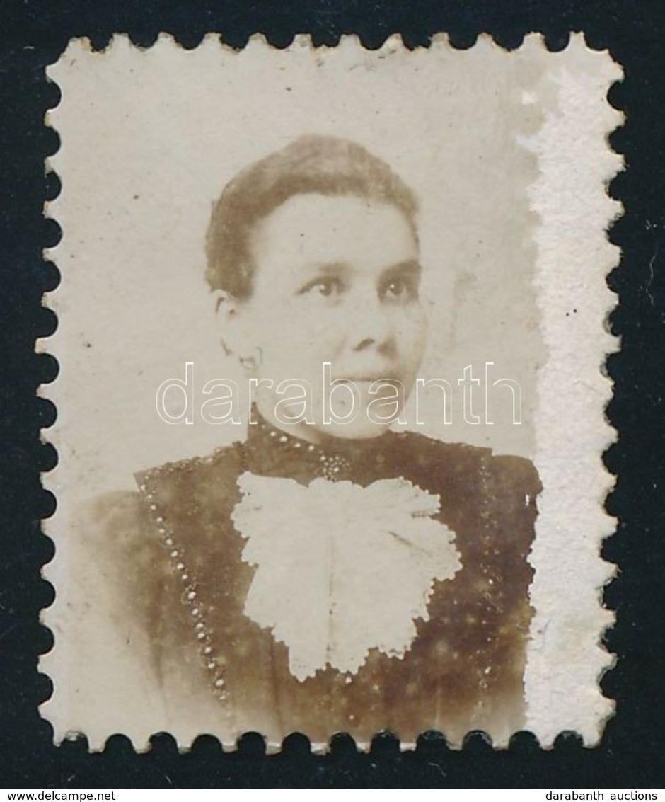 Cca 1890 Hölgy Portréja, Bélyegkép, Felületén Sérüléssel 2,5×2 Cm - Andere & Zonder Classificatie