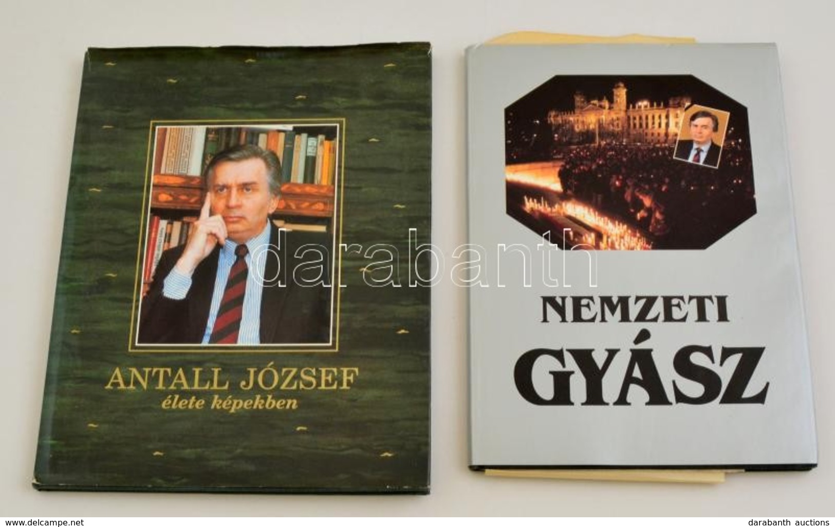 2 Db Antall Józsefről Szóló Könyv: Nemzeti Gyász. Emlékkönyv Dr. Antall József Miniszterelnök Halála Emlékére. Szerk.: H - Non Classés