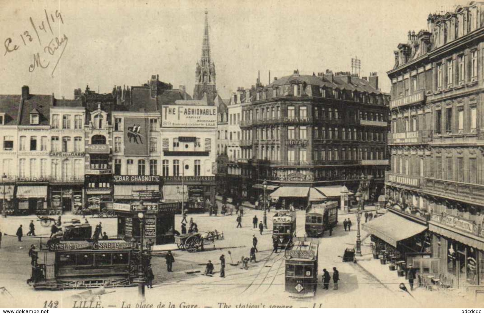 LILLE La Place De La Gare Commerces Trams Kiosque Havez   RV - Lille