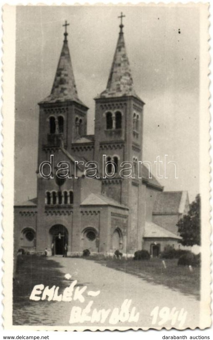 ** T2 1944 Bény, Bína; Római Katolikus Templom / Catholic Church. Photo (non PC) - Unclassified