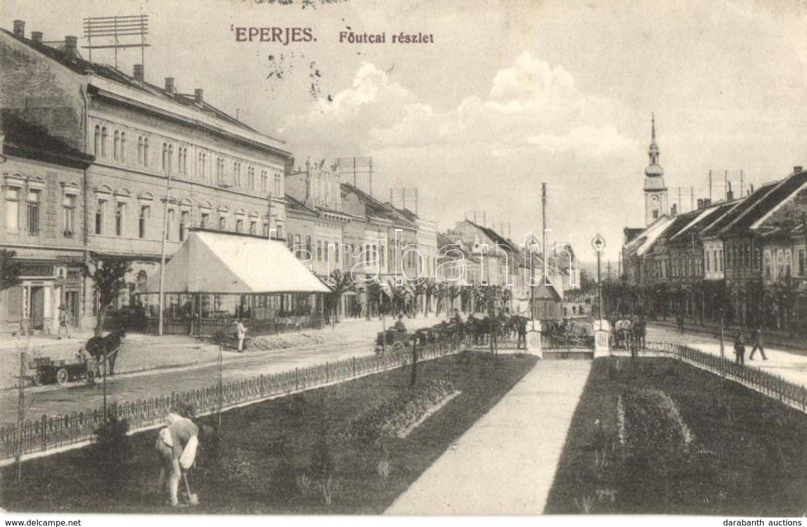 T3/T4 1918 Eperjes, Presov; Fő Utca, Kapáló Férfi A Díszkertben, Bieringer Ferenc üzlet / Main Street, Shops, Man Hoeing - Zonder Classificatie