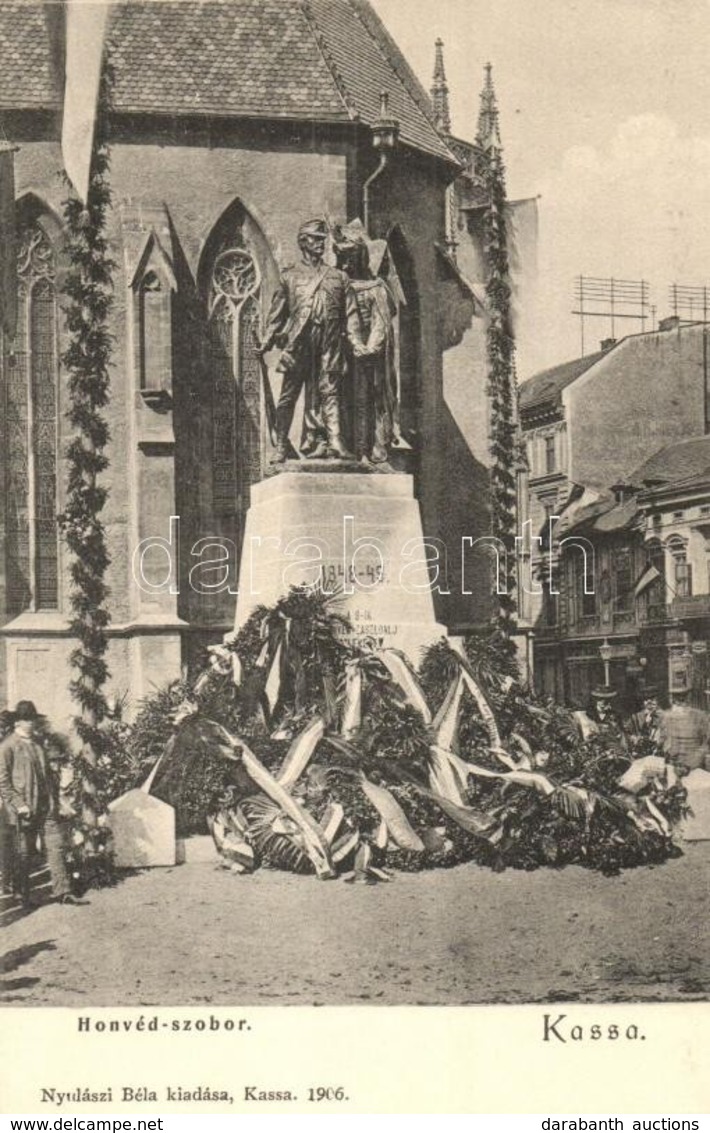 * T1/T2 Kassa, Kosice; Megkoszorúzott Honvéd Szobor / Wreathed Military Heroes Monument - Unclassified