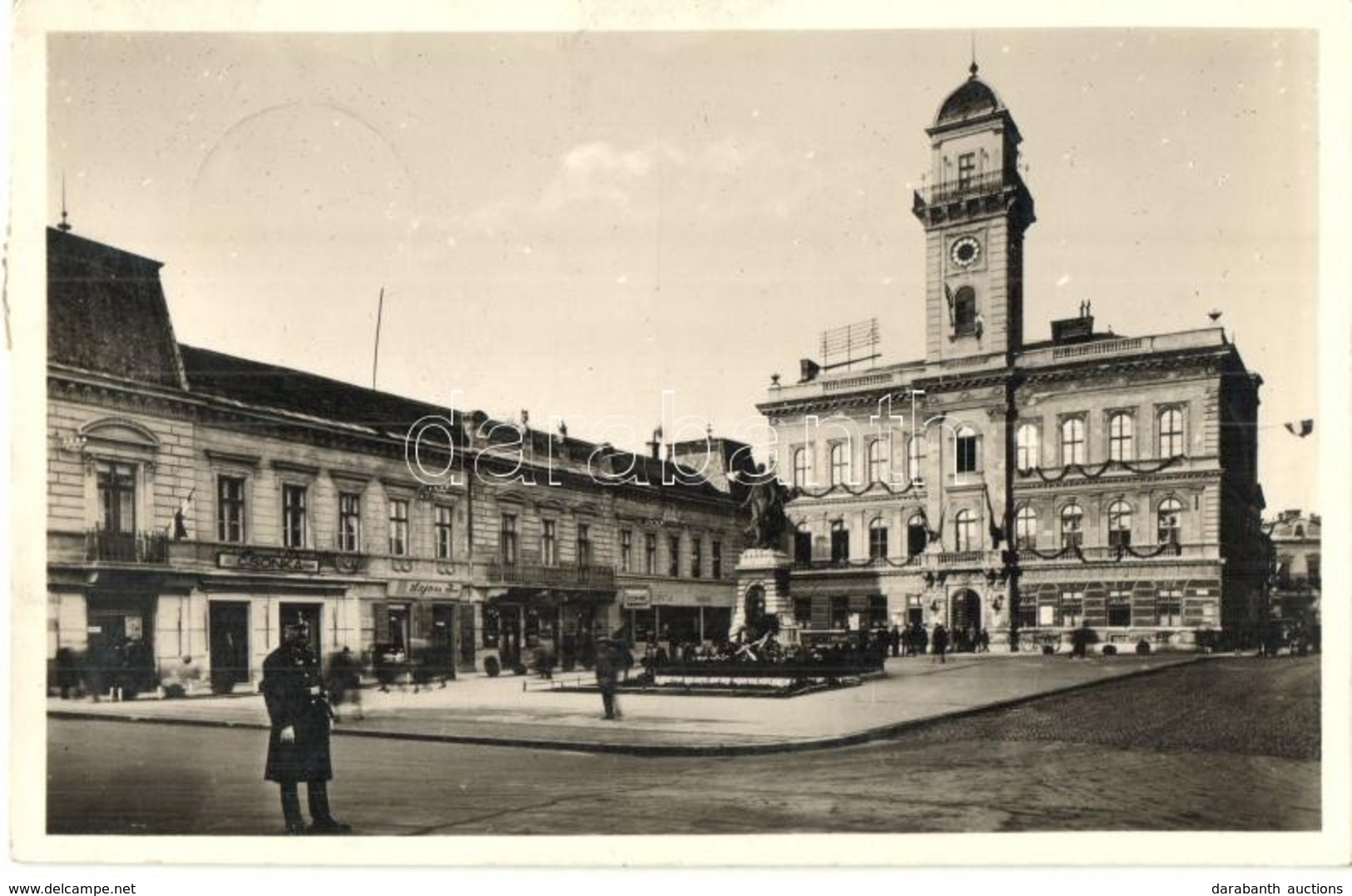 T2 Komárom, Komárnó; Városháza, Klapka Tér és Szobor, Csonka Zsigmond, Lajosy János,  Klein Mór üzlete, Takarékpénztár,  - Non Classés