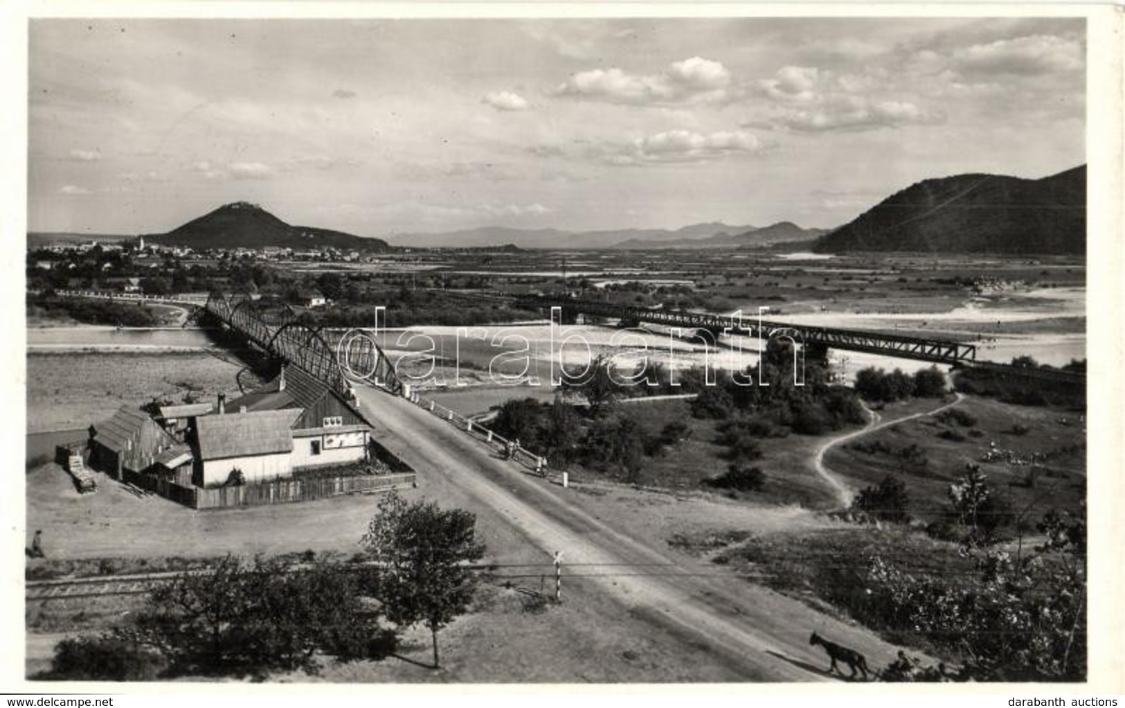 T2 Huszt, Chust; Nagy-ág Híd, Cipész és Kerékabroncs Reklám / Rika Bridge,  Shoemaker And Tire Advertisements - Zonder Classificatie