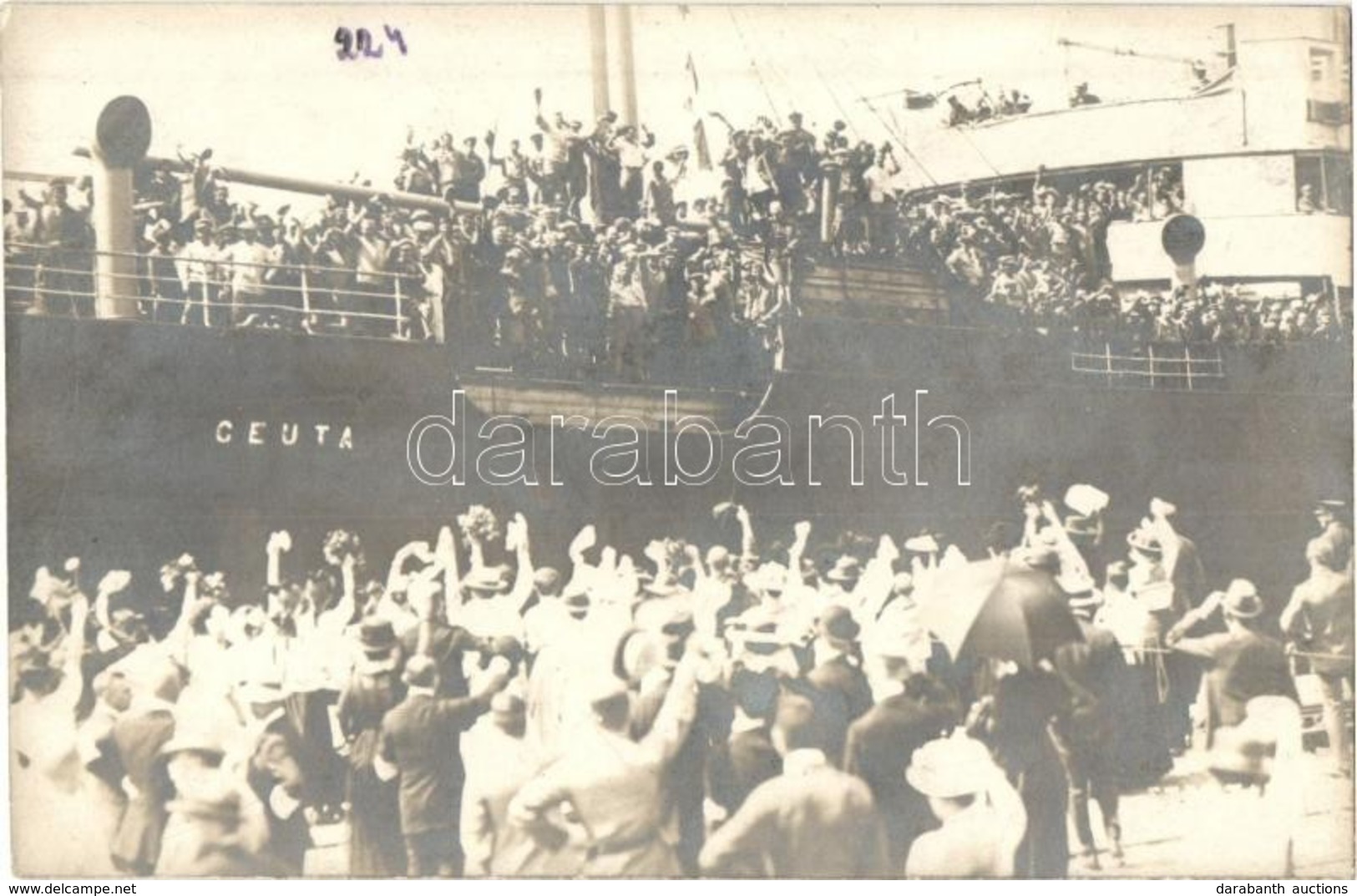 * T1/T2 1920 Fiume, Rijeka; Ceuta Kivándorlási Hajó Búcsúzáskor / Emigration Ship SS Ceuta At Farewell. Photo - Zonder Classificatie