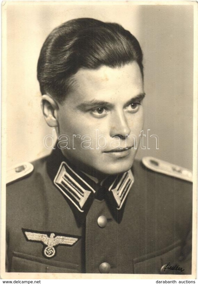 * T2/T3 1943 WWII German Wehrmacht NSDAP Nazi Military Officer, Eagle Atop Swastika. Fiedler Photo (EK) - Zonder Classificatie