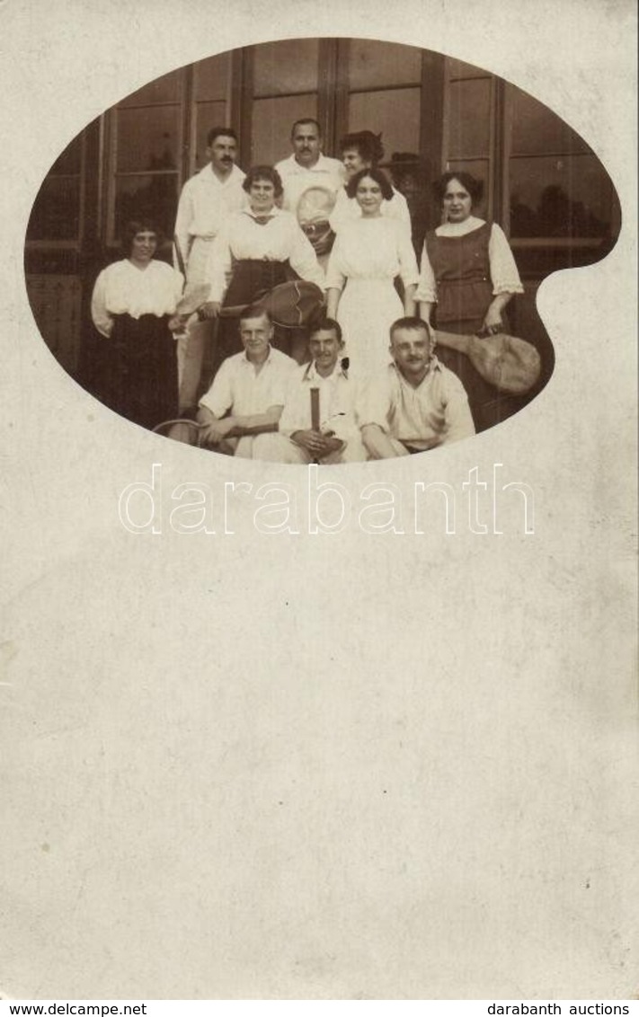 T2/T3 1913 Budapest, Group Of Men And Women With Tennis Rackets. Photo - Unclassified