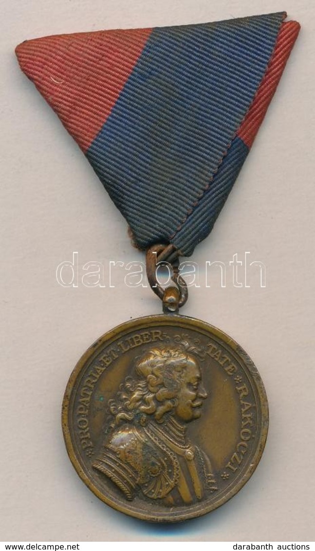 1938. 'Felvidéki Emlékérem' Br Kitüntetés Mellszalagon T:2 Karika Sérült
Hungary 1938. 'Upper Hungary Medal' Br Decorati - Other & Unclassified