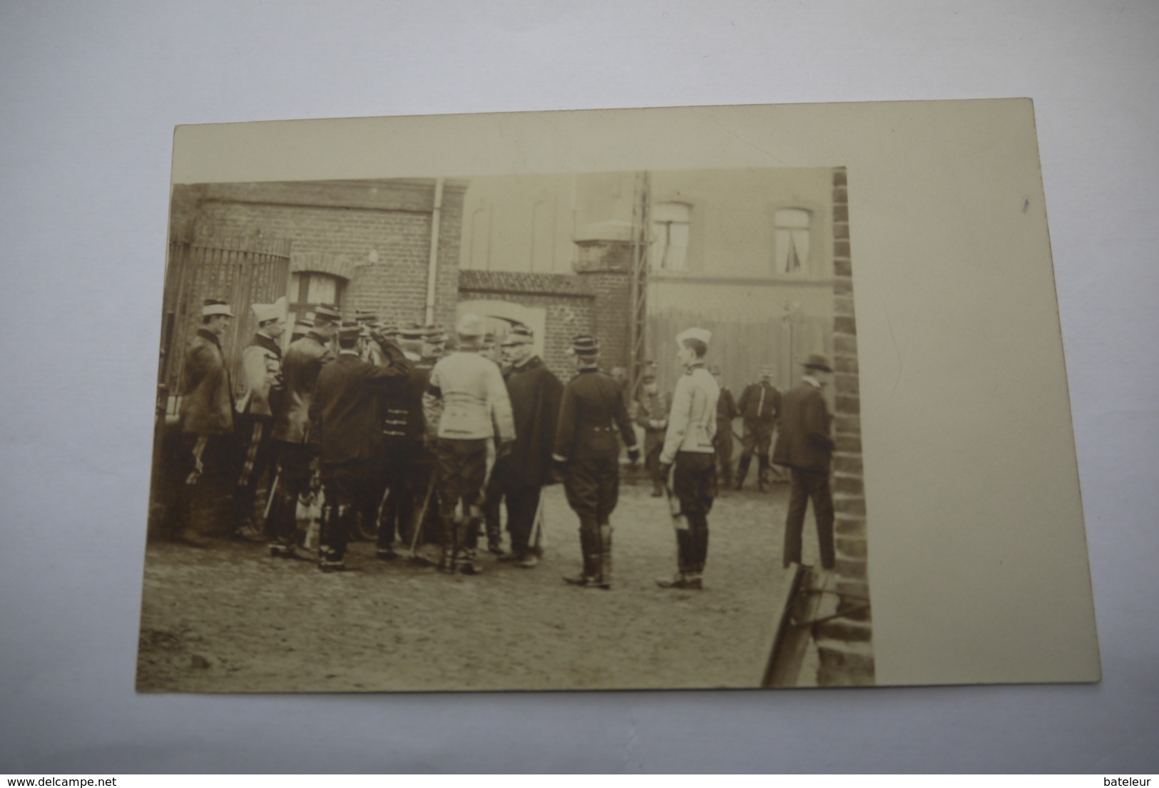 BRUAY      CARTE  PHOTO     GREVE  DES  MINEURS    TRES  RARE - Autres & Non Classés