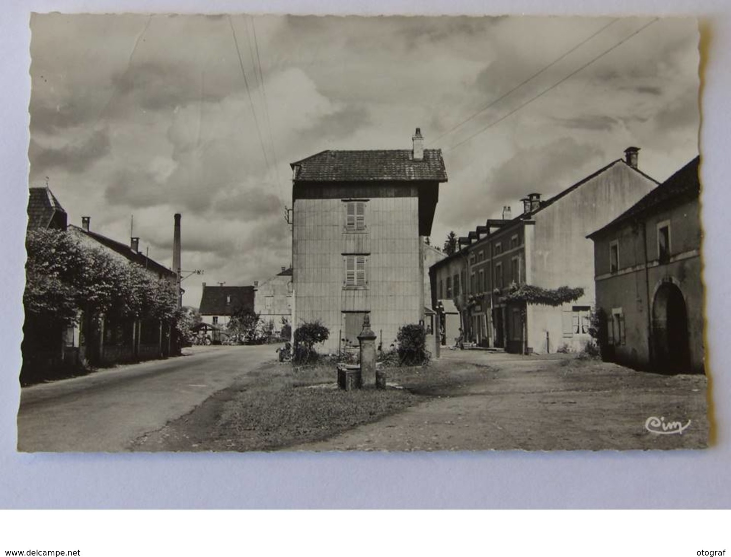 CPSM - FOUGEROLLES Le CHATEAU - La Place - Autres & Non Classés