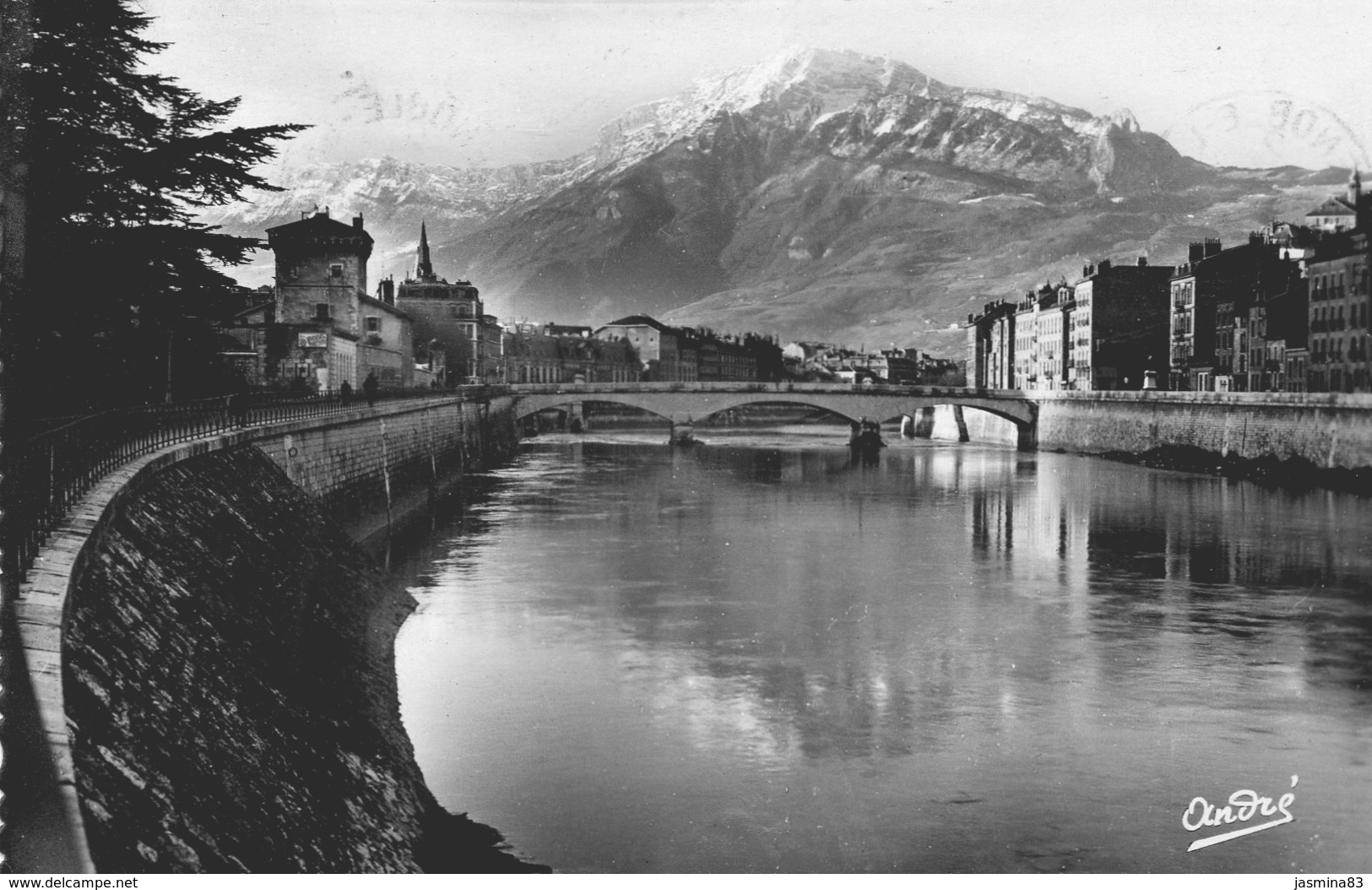 Les Belles Alpes Françaises Les Quais De L'Isère Et Le Moucherotte - Provence-Alpes-Côte D'Azur