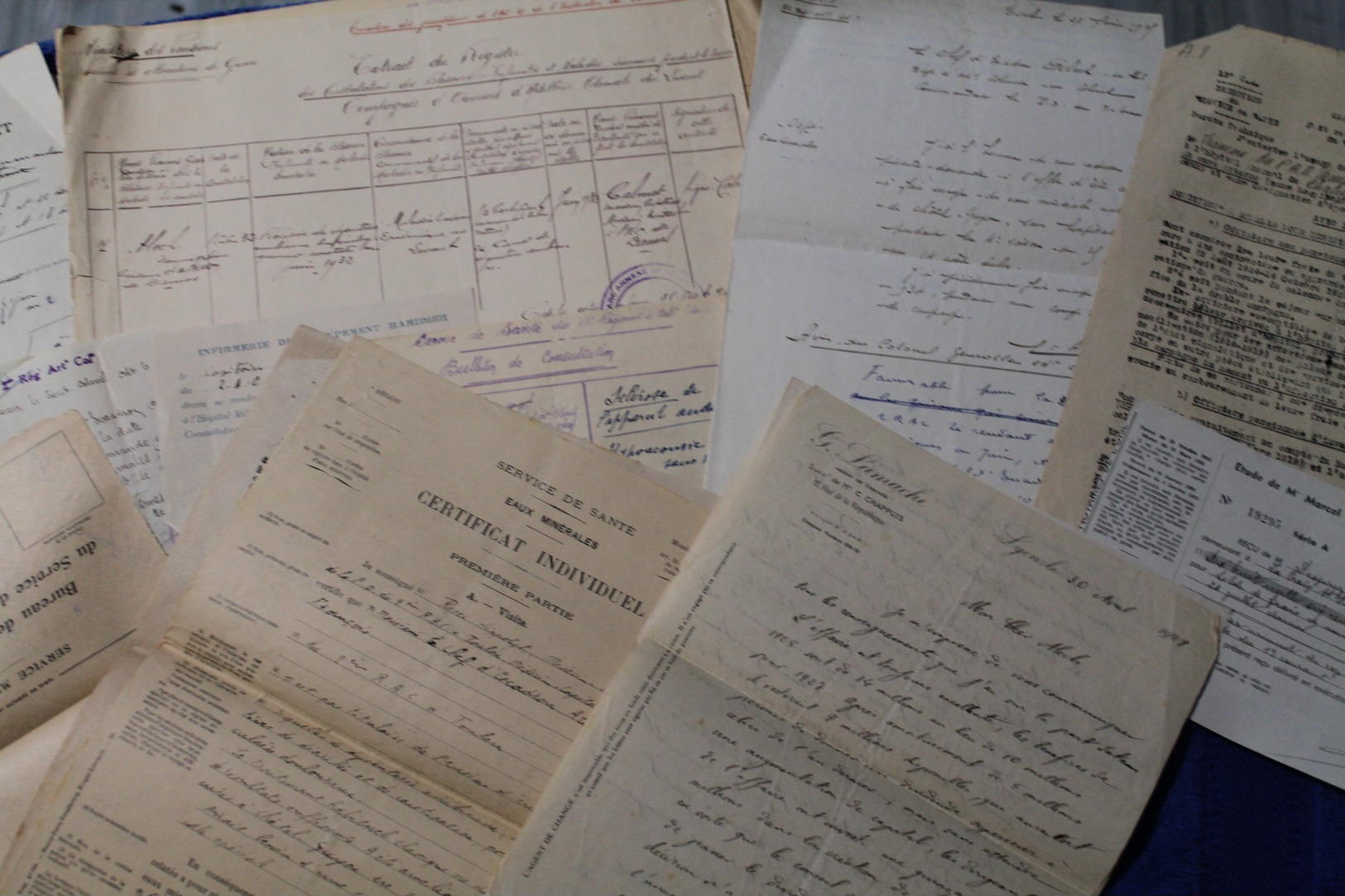 Petit Lot De Documents Administratifs D'un Capitaine De La Coloniale Années 30 - Documents