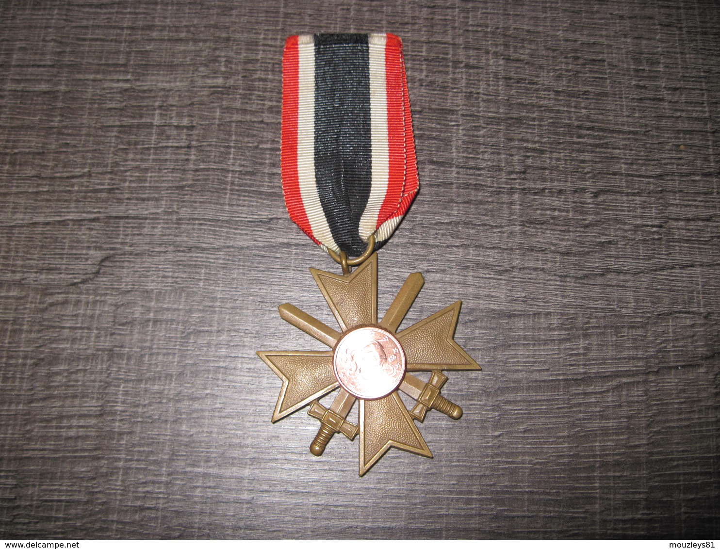 Croix Et Médaille Du Mérite De Guerre "Kriegsverdienstmedaille 1939" - 1939-45