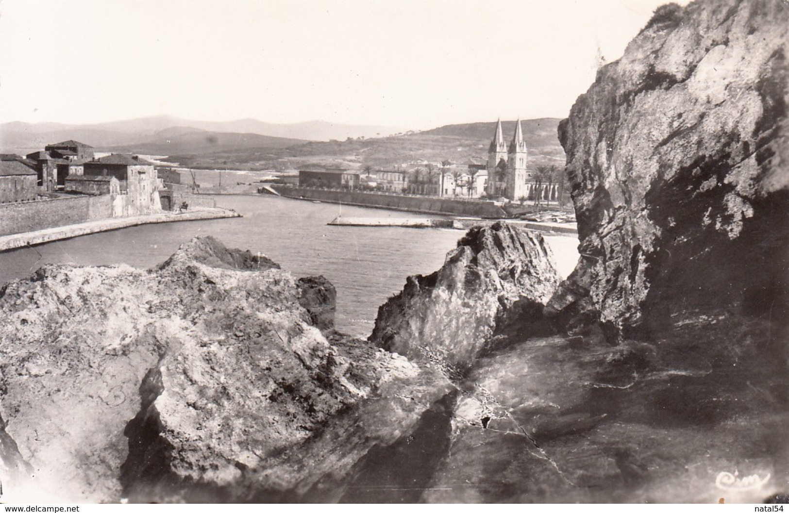 Algérie - Constantine - La Calle : La Ville ; La Presqu'île Et Sa Baie & Entrée Du Port - 2 CPSM Neuves - Constantine