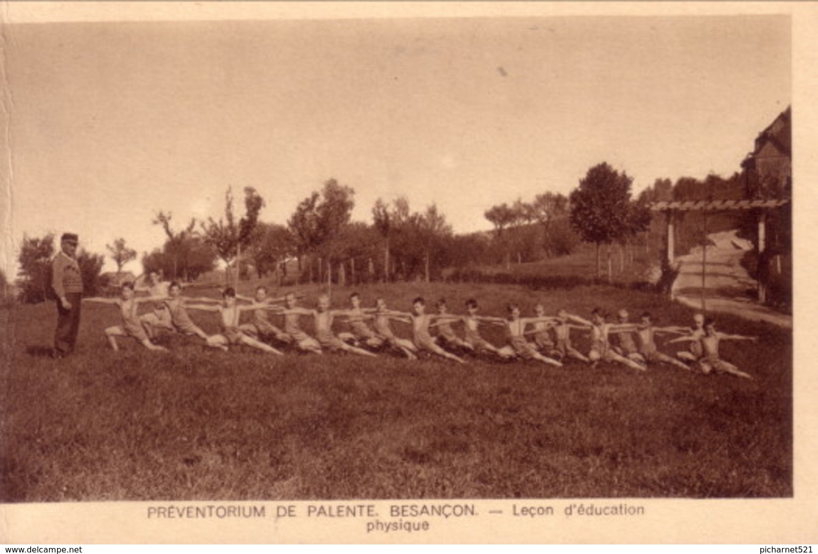 CPA De BESANCON - Préventorium De Palente. Leçon D'éducation Physique. Edition Péqui. Non Circulée. B état. - Besancon