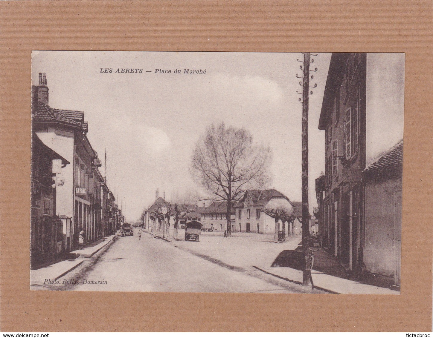 CPA 38, Isère, Les Abrets, Place Du Marché - Les Abrets