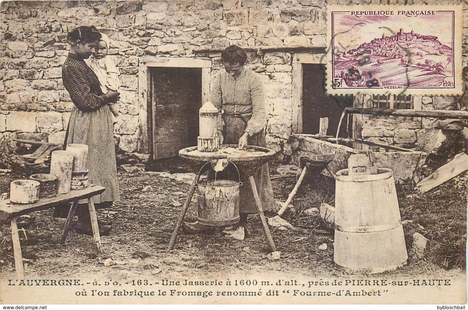 CPA 42 Loire & Puy De Dôme AUVERGNE PIERRE SUR HAUTE - Jasserie Où L'on Fabrique Le Fromage Renommé Dit Fourme D'Ambert - Autres & Non Classés