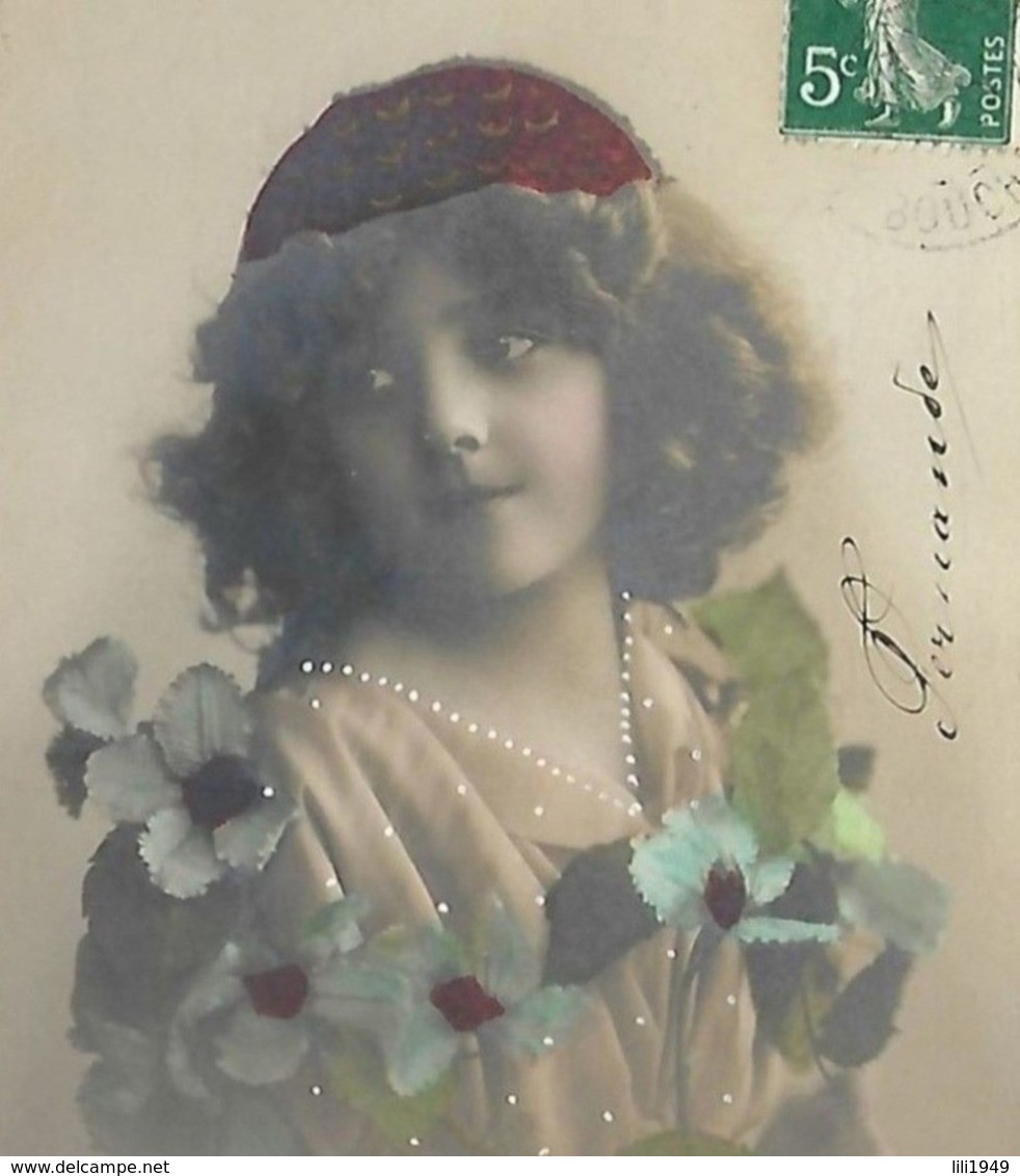 CPA 1900/20 D'origine Carte Fillette Aux Cheveux  Bouclés Avec Un Béret Pretty Little Girl Hat - Portraits