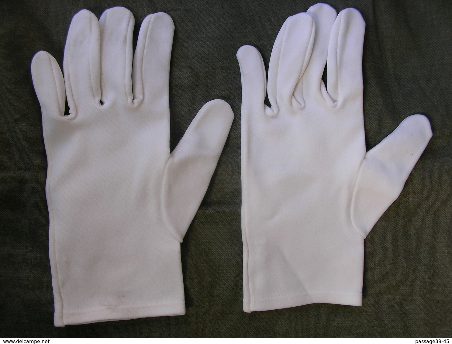 BRELAGE POLICE EN CUIR BLANC ET GANTS BLANC