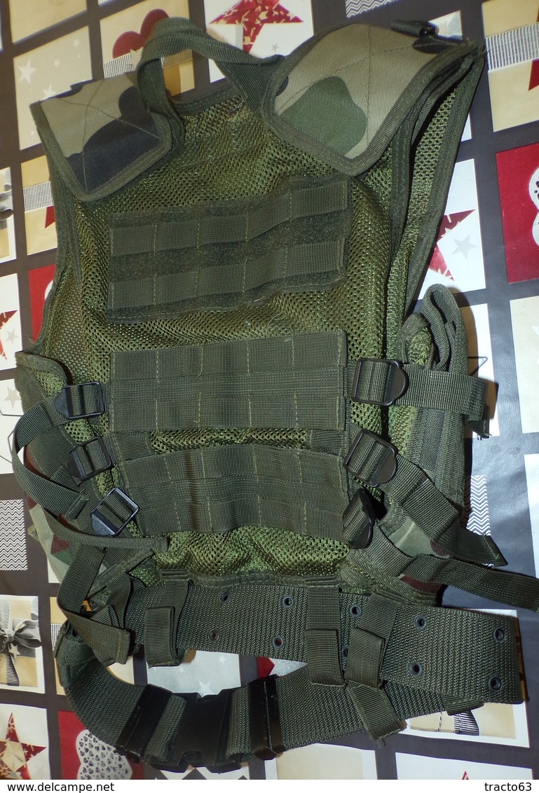 GILET TACTIQUE DE COMBAT , MARQUE MILTECH , POCHE A JUMELLE AVEC UNE PAIRE DE JUMELLE , HOLSTER A PISTOLET AVEC PORTES - Equipaggiamento