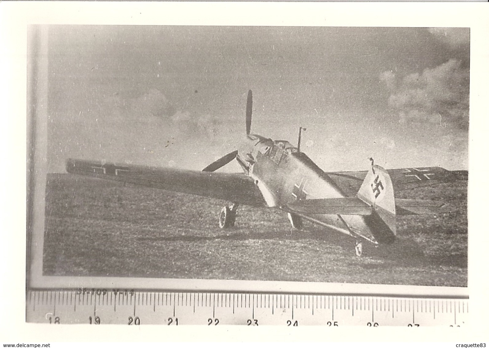 AVIONS Au Sol   Croix Gammée - Luftfahrt