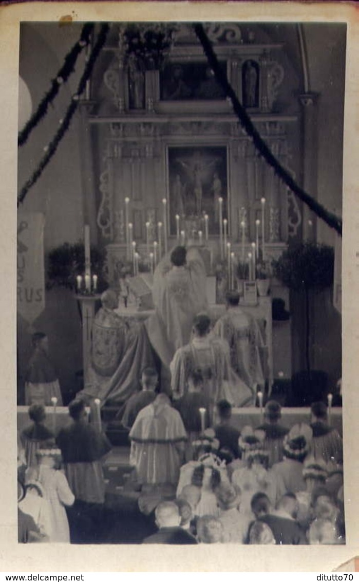 Vecchia Foto Di Una Chiesa E Celebrazione Della Prima Comunione - Formato Piccolo  Non Viaggiata – At1 - Non Classificati