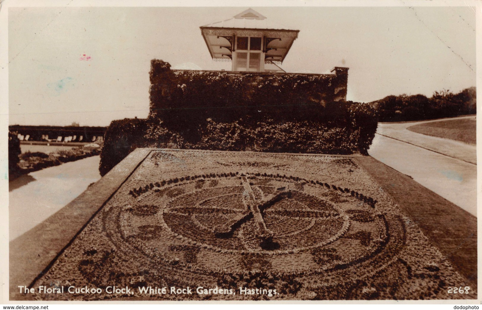 R169544 The Floral Cuckoo Clock. White Rock Gardens. Hastings. 2268. 1938 - Monde