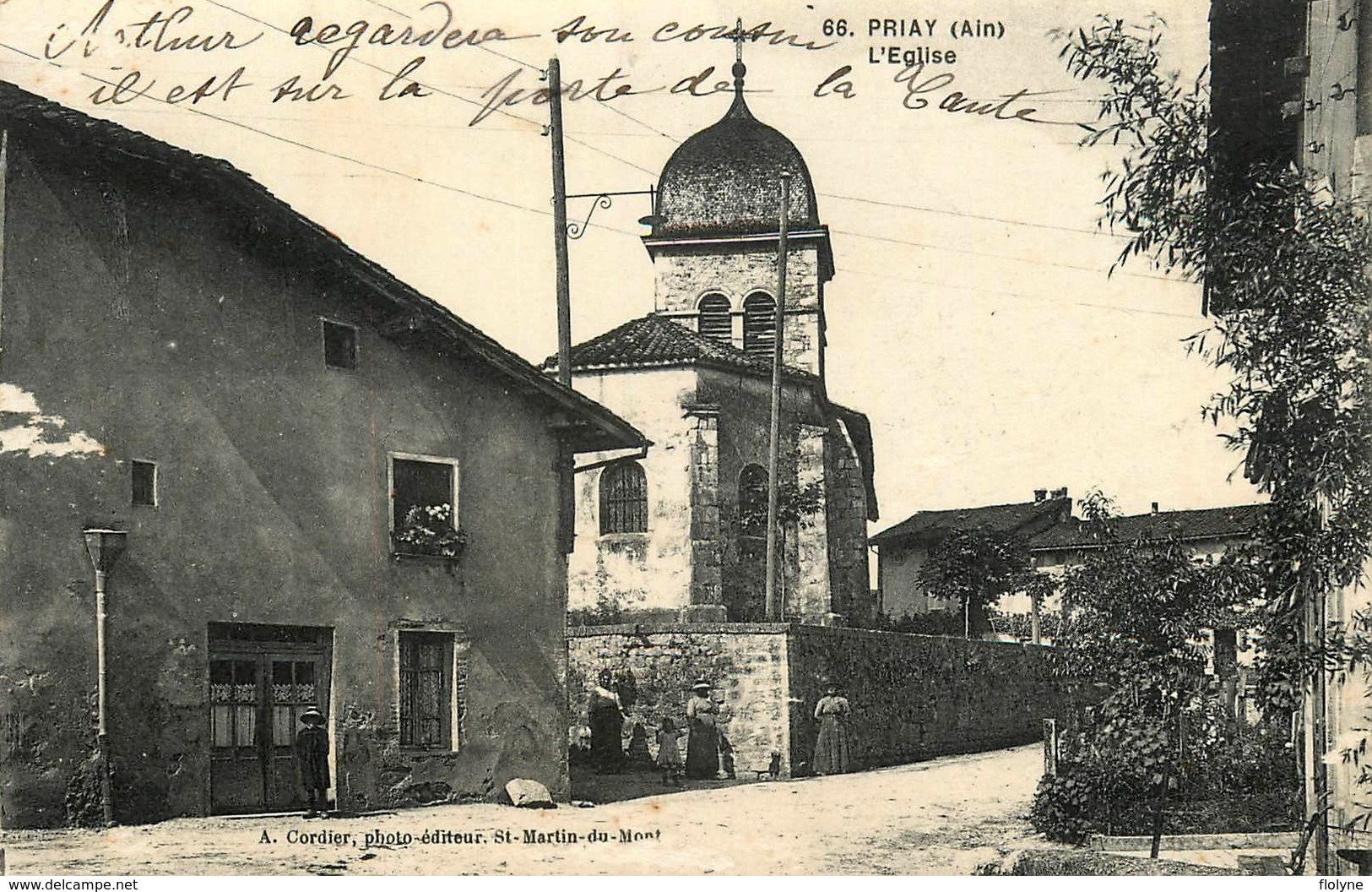 Priay - Rue Et église Du Village - Belle Animation - Non Classés