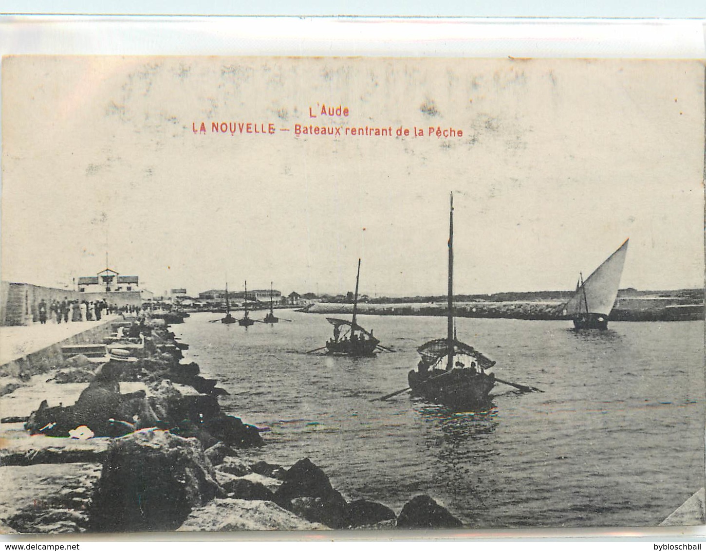 CPA 11 Aude  LA NOUVELLE BATEAUX RENTRANT DE LA PECHE - Port La Nouvelle