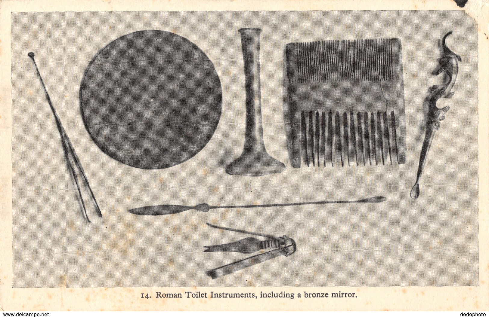 R176907 Roman Toilet Instruments Including A Bronze Mirror. Guildhall Museum - World