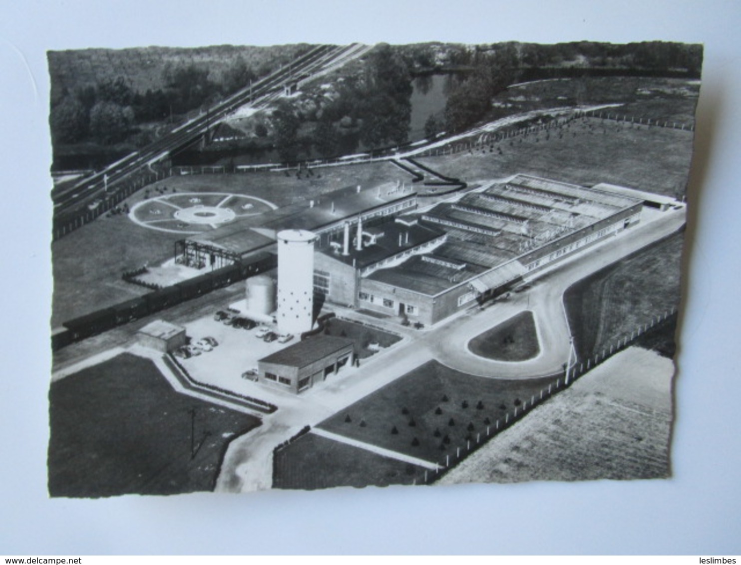 Aubigny Par Corbie. Sur Les Bords De La Somme, A 17 Km. A L'Est D'Amiens, L'usine Du Lait Gloria - Autres & Non Classés