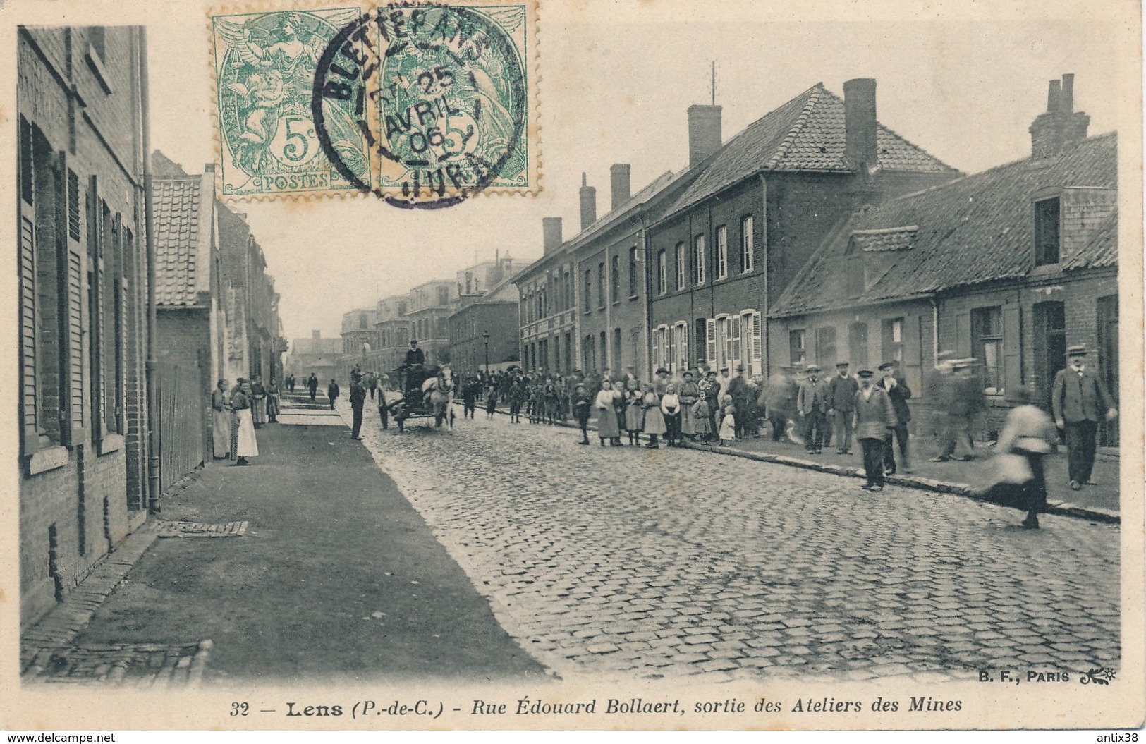 I69 - 62 - LENS - Pas-de-Calais - Rue Edouard-Bollaert - Sortie De Ateliers Des Mines - Lens