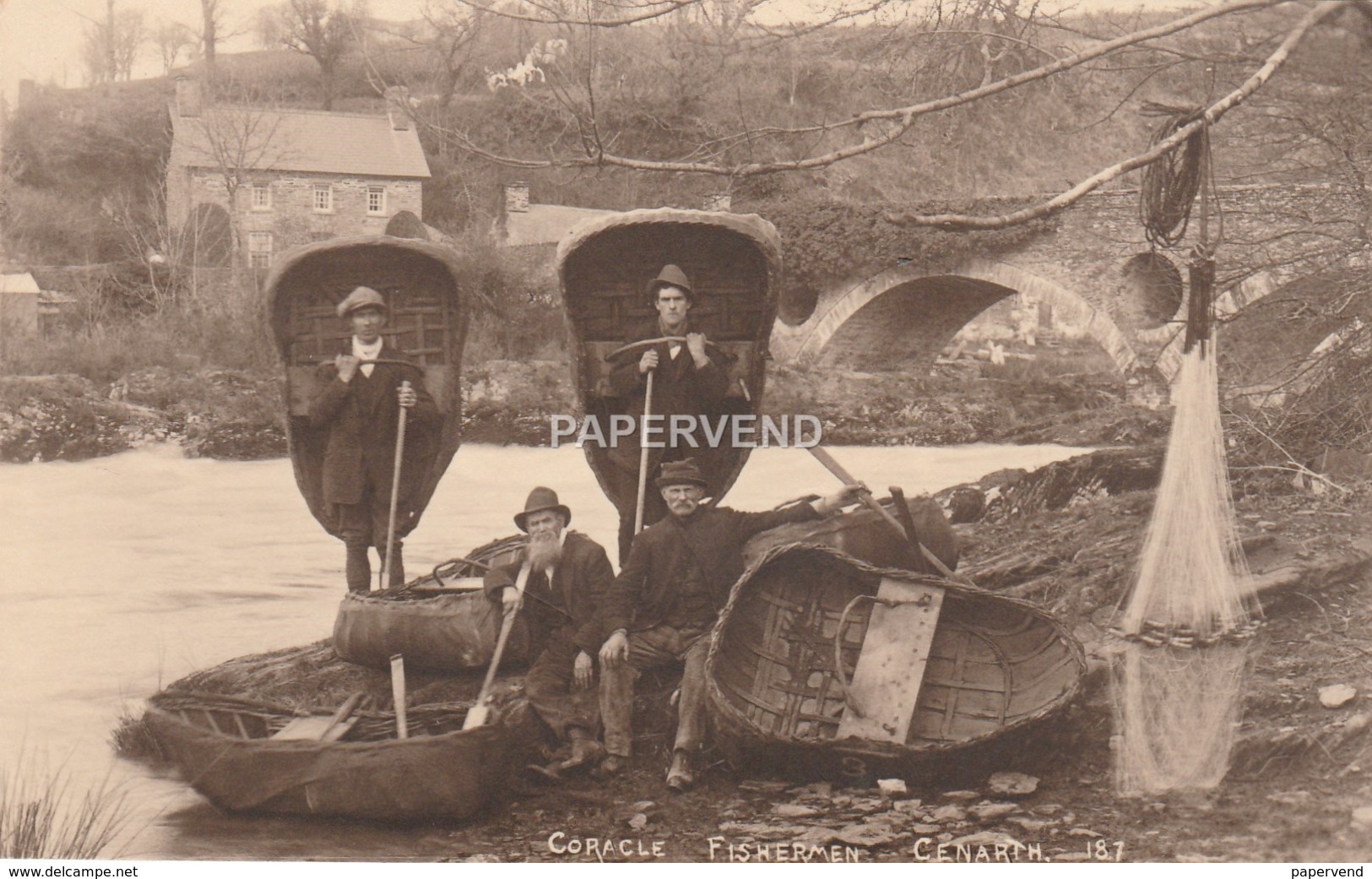 Wales  Caernarvonshire  CENARTH Coracle Fishermen Wls77 - Caernarvonshire