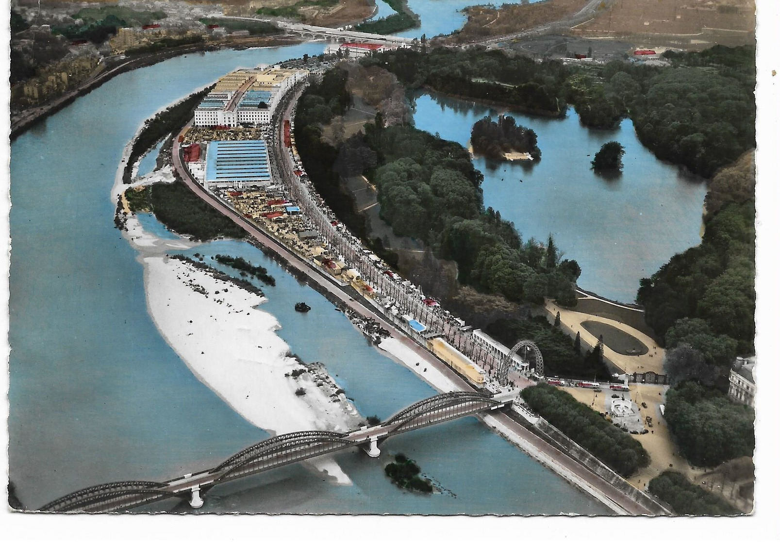 69 - LYON Superbe CPSM   VUE AERIENNE LE PONT DE LA BOUCLE SUR LE RHONE Ayant Voyagée  En 1956  Superbe Flamme  2 Scans - Autres & Non Classés