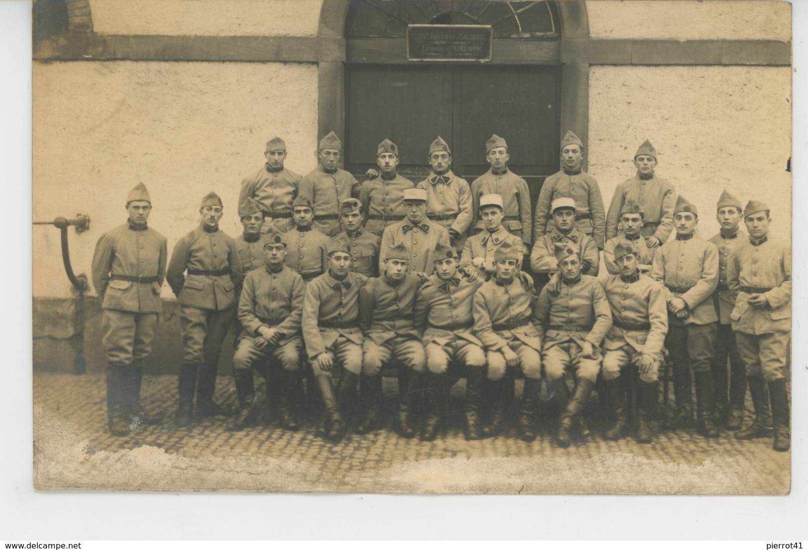 HAGUENAU - MILITARIA - Belle Carte Photo Militaires Du 18ème  Régiment De Chasseurs Datée 1925 - Haguenau