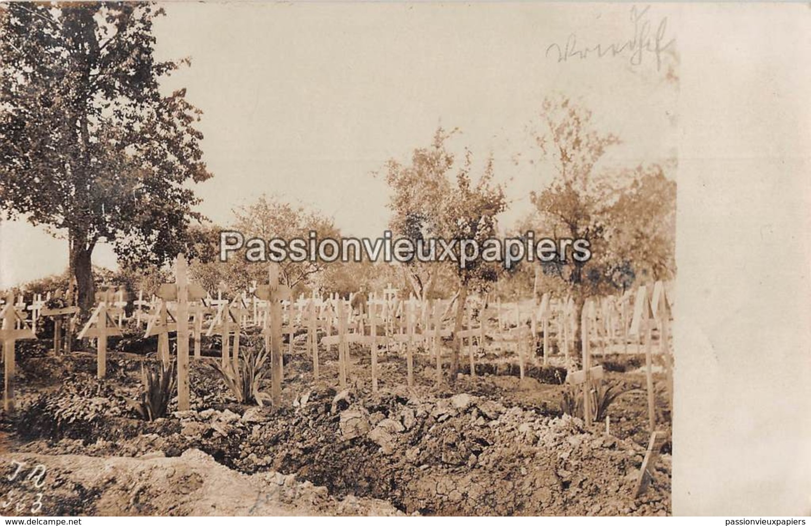 CARTE PHOTO ALLEMANDE  ROMAGNE 1916 FRIEDHOF CIMETIERE TOMBES - Autres & Non Classés