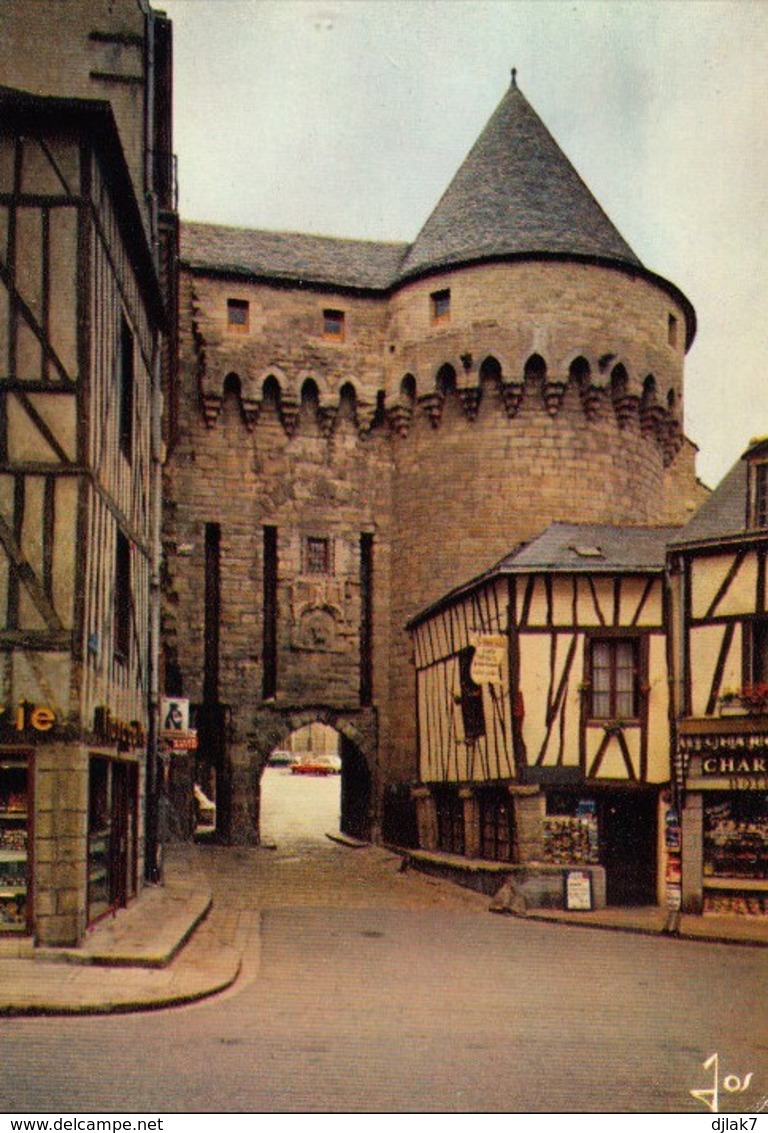 56 Vannes La Porte Prison (2 Scans) - Vannes