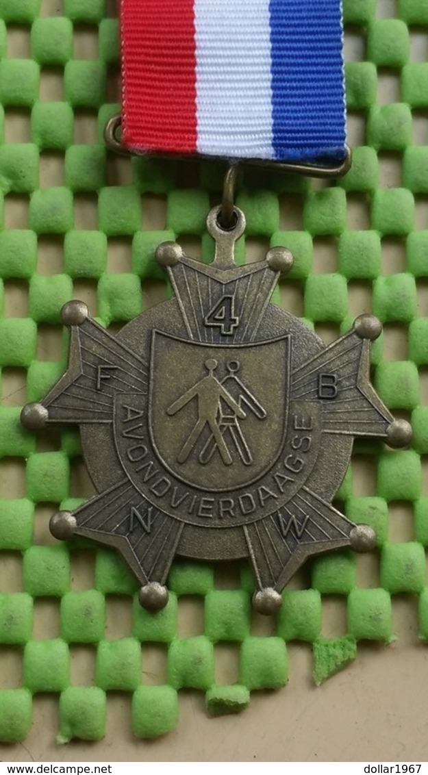 Medaille / Medal - Medaille - Avondvierdaagse NR : 4 -Suurd Groningen  - The Netherlands - Autres & Non Classés