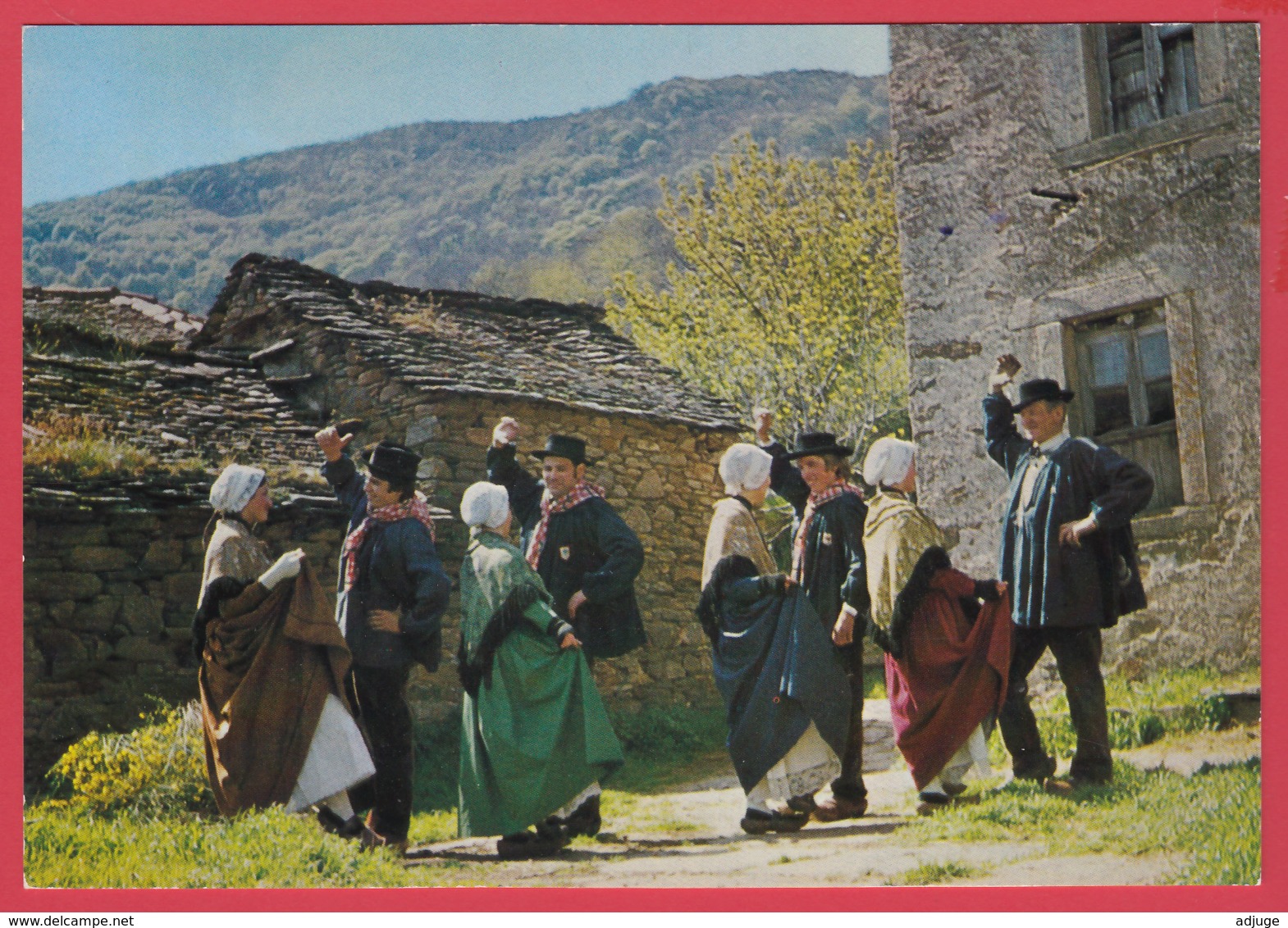 CPM*34- ST-PONS-de-THOMIERES - LOUS CASTAGNAIRES DAL SOUMAL- Lou Bouto Ban- SUP *2 SCANS - Saint-Pons-de-Thomières