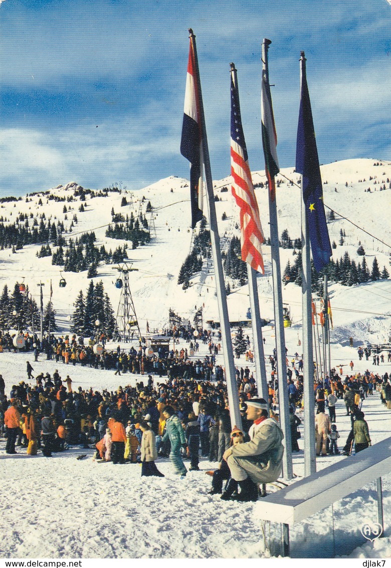73 Courchevel Rassemblement Des Ecoles De Ski Piste Et Teleski De La Loze (2 Scans) - Courchevel