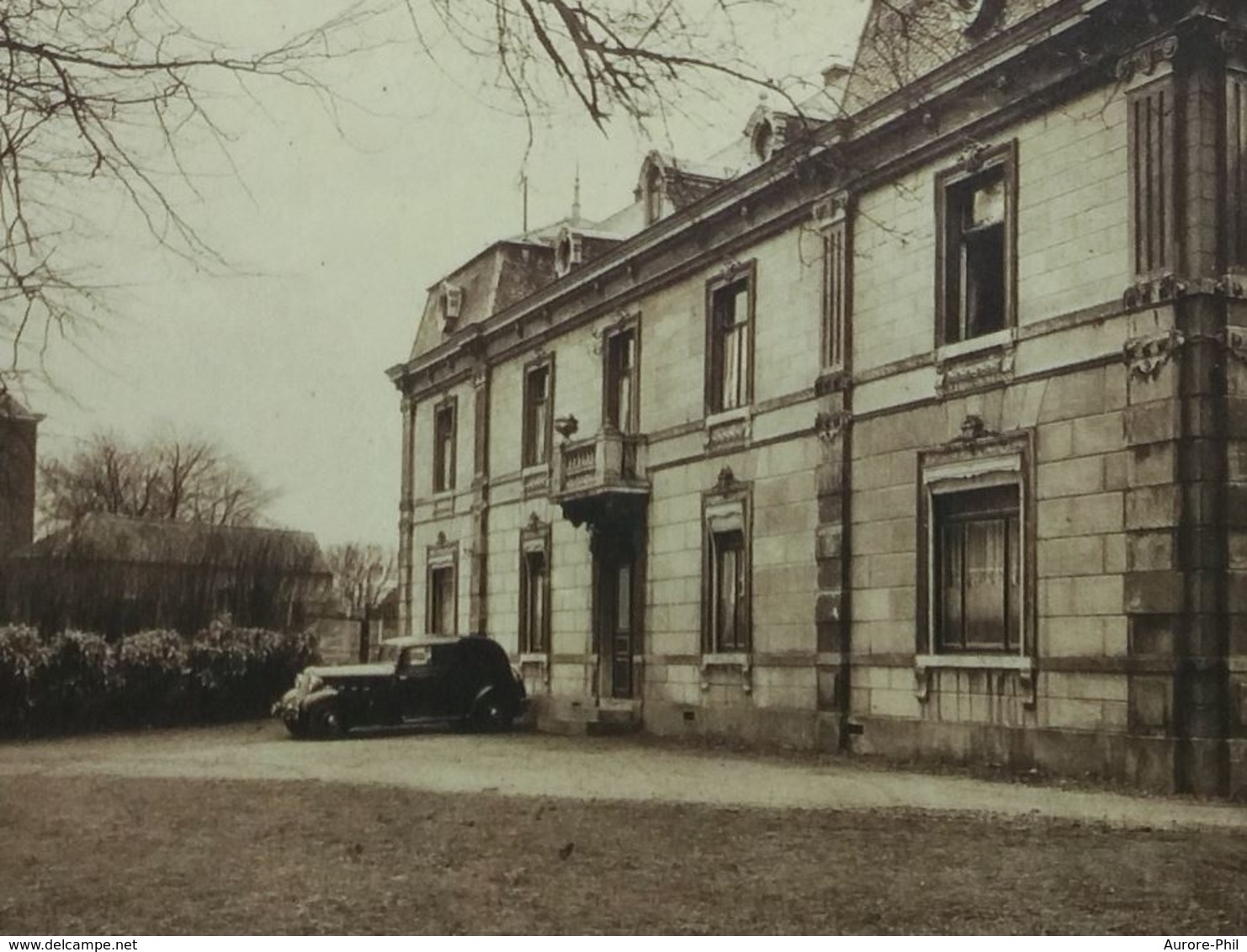 Dour Polyclinique Achille Delattre Avec Automobile - Dour