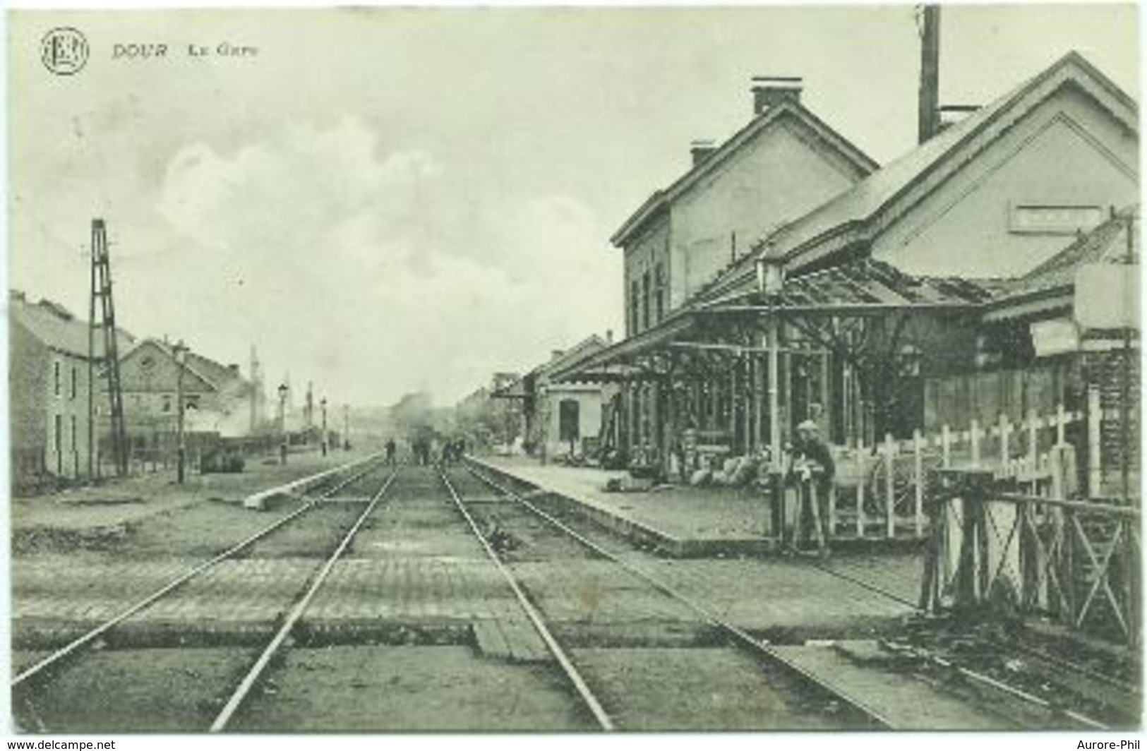 Dour La Gare (Passage à Niveau, Réverbère Sur La Droite) - Dour