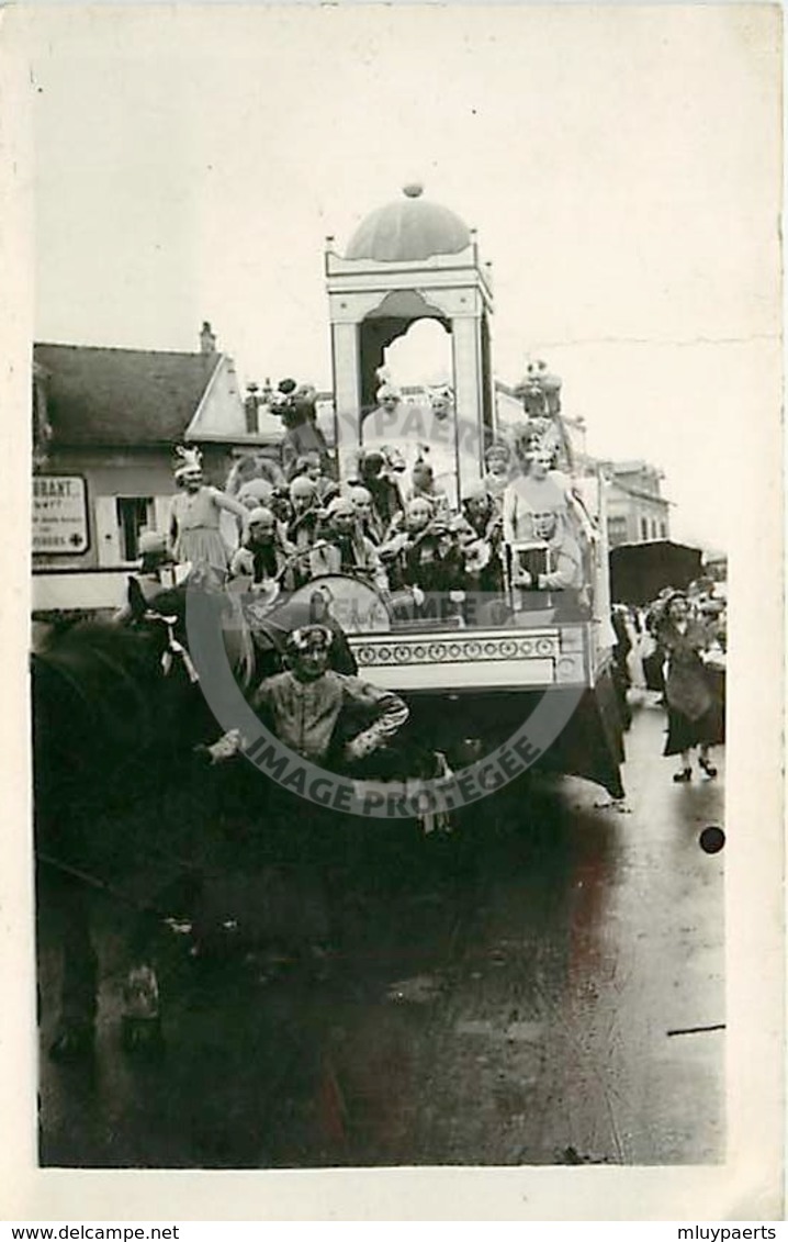 /!\ 9744 - CPA PHOTO - Magasin, Café, Commerce à Localiser (Cavalcade De Chennevières 1935) - Autres & Non Classés