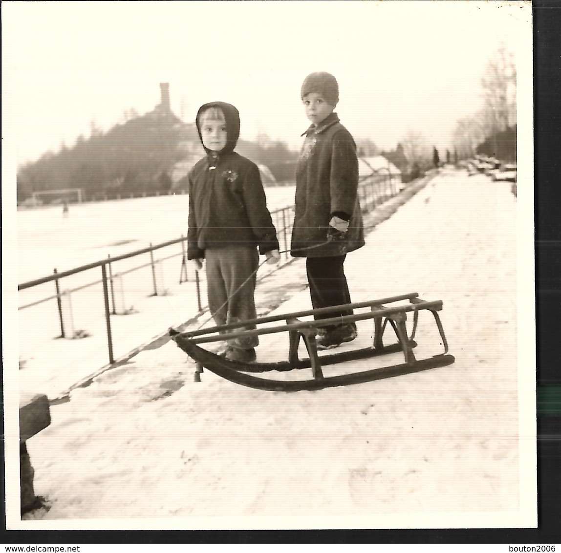 Forbach Photo Du Stade Du Schlossberg Sous La Neige Avec Luge 1957 1958 - Forbach