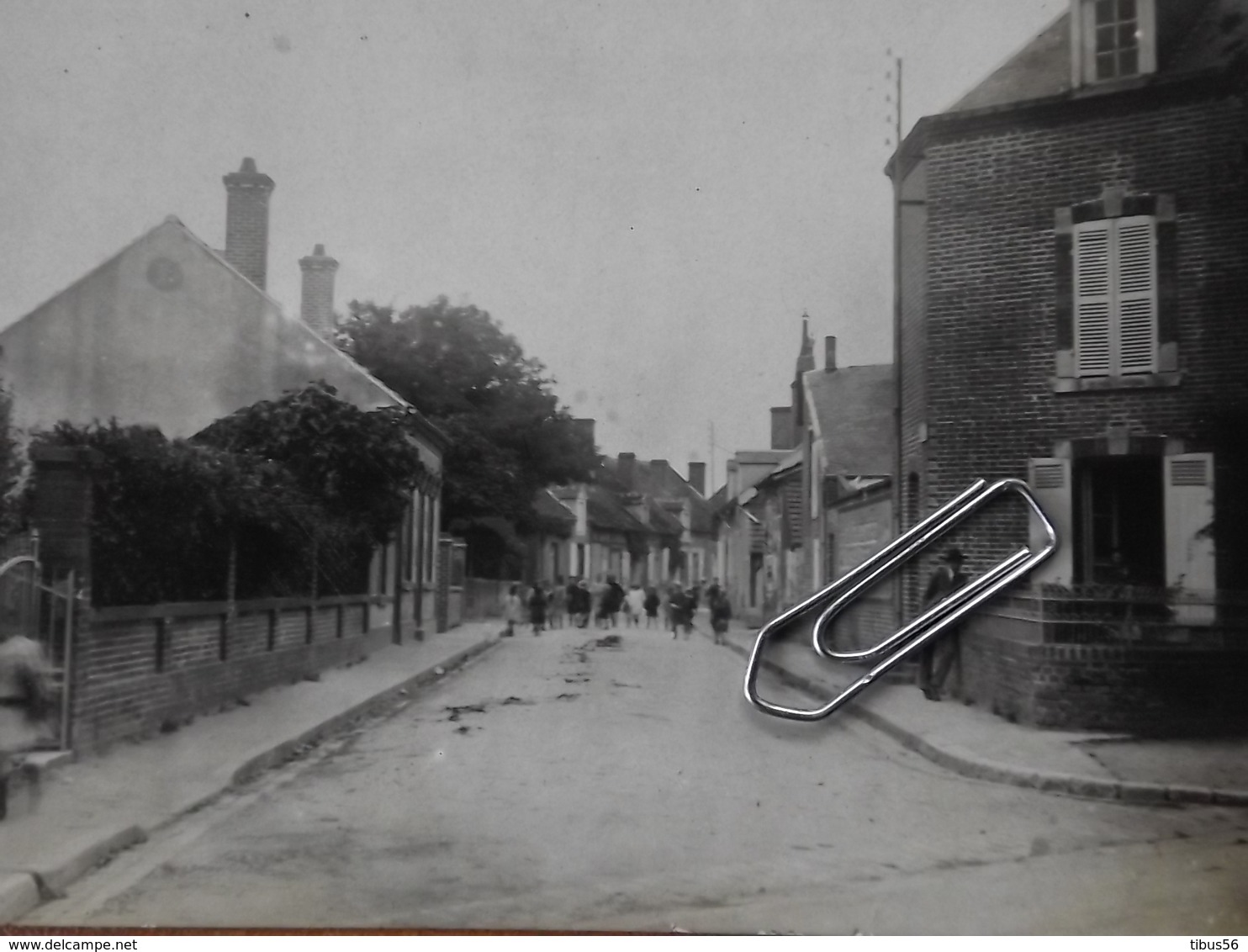 LA FERTE SAINT AUBIN RUE AVEC SORTIE DES ENFANTS DE L ECOLE - La Ferte Saint Aubin