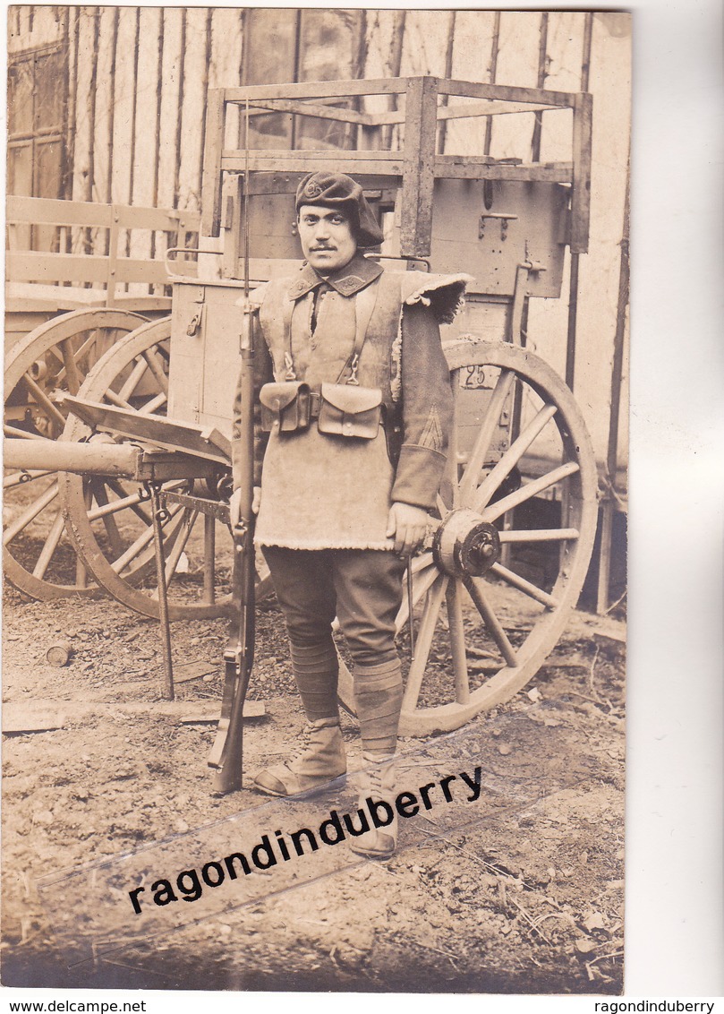 CPA PHOTO - TCHECOSLOVAQUIE - KARVINA - MILITARIA - Soldat Du 15ème Bat CHASSEURS ALPINS  Conflit POLOGNE TCHECOS 1920 - Tchéquie