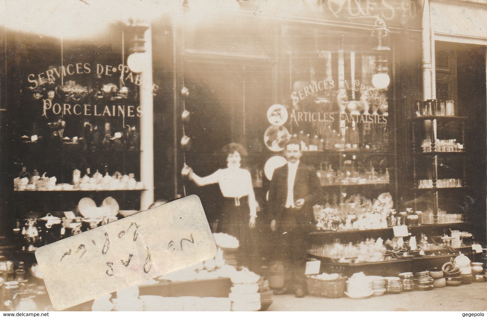 LEVALLOIS-PERRET - Magasin Situé 20, Rue Du Marché     ( Carte Photo ) - Levallois Perret