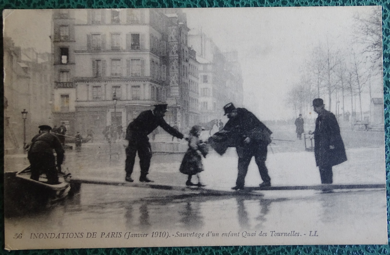 Cpa - 75 - Paris - Inondations De Paris En 1910 - Sauvetage D'un Enfant - Quai Des Tournelles - La Crecida Del Sena De 1910