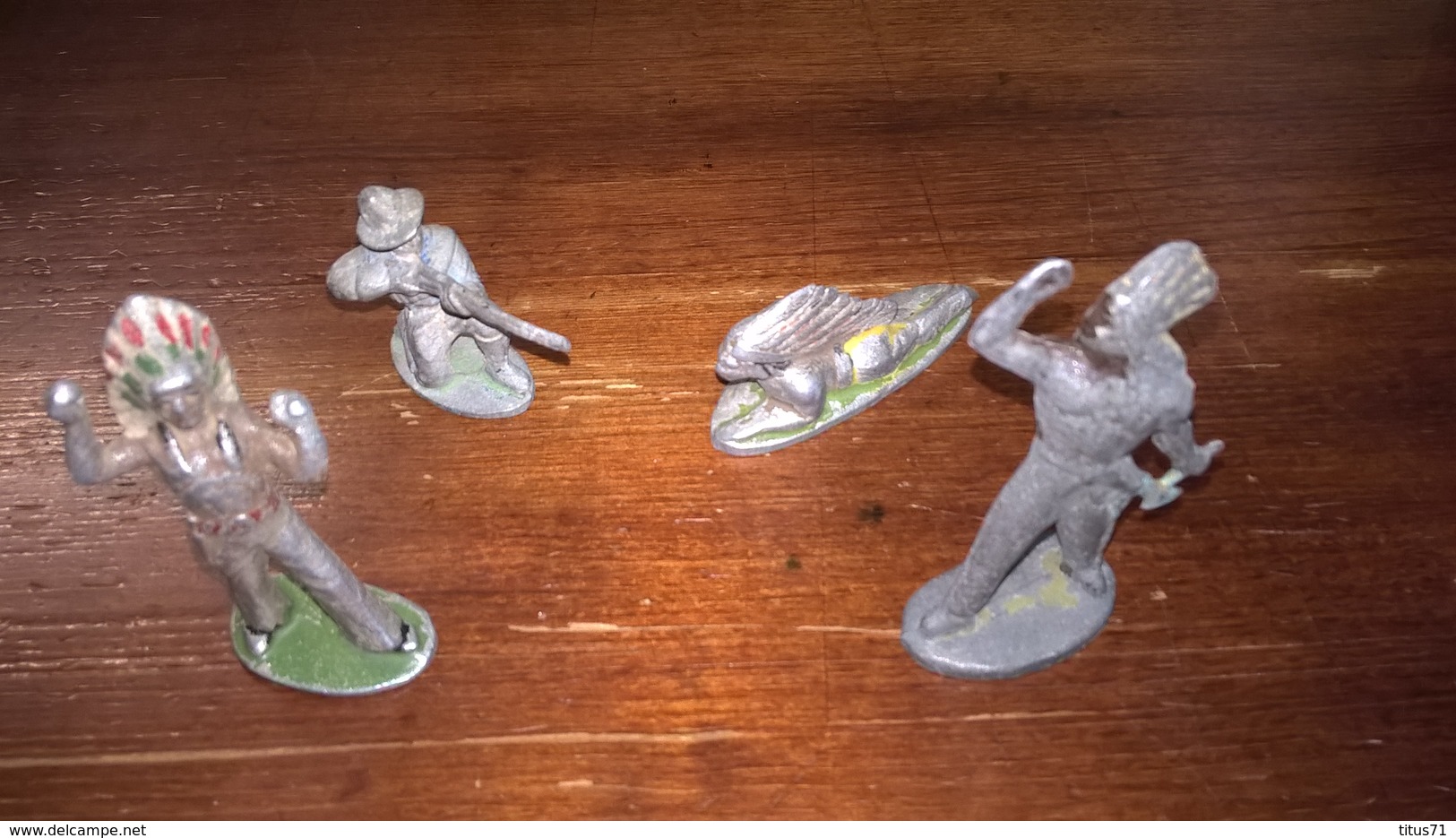 Lot De 4 Figurines Quiralu / Aludo - Indien Et Cow-Boy - Quiralu